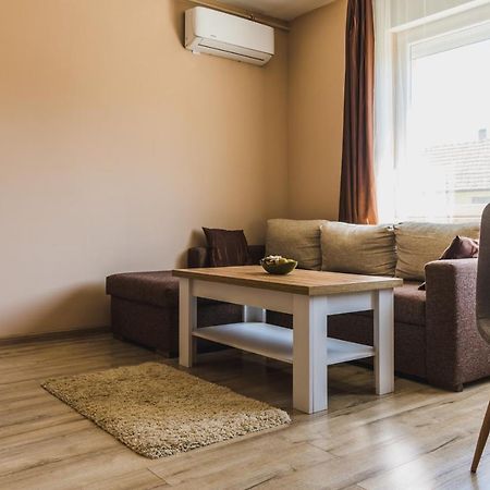 Nemeth Apartman เคสเท ภายนอก รูปภาพ