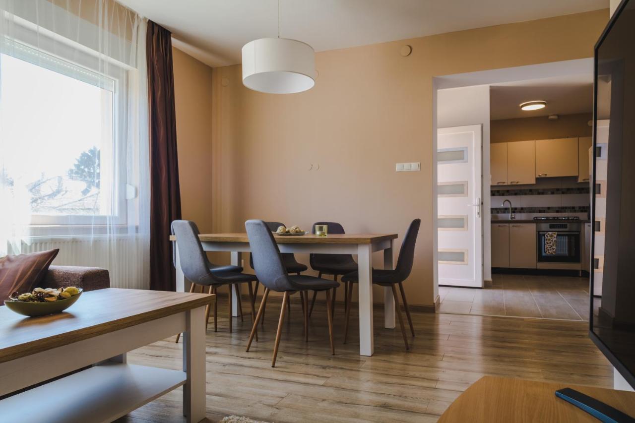 Nemeth Apartman เคสเท ภายนอก รูปภาพ
