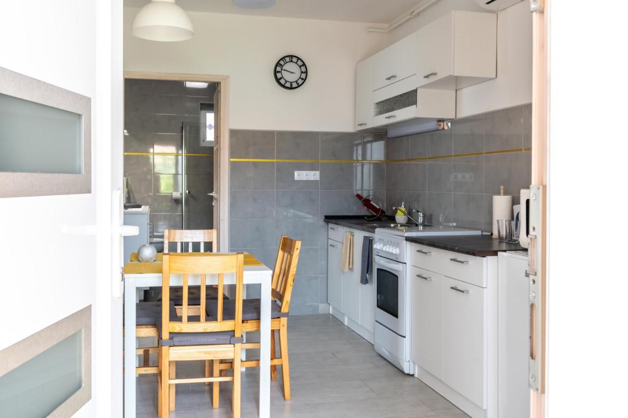 Nemeth Apartman เคสเท ภายนอก รูปภาพ