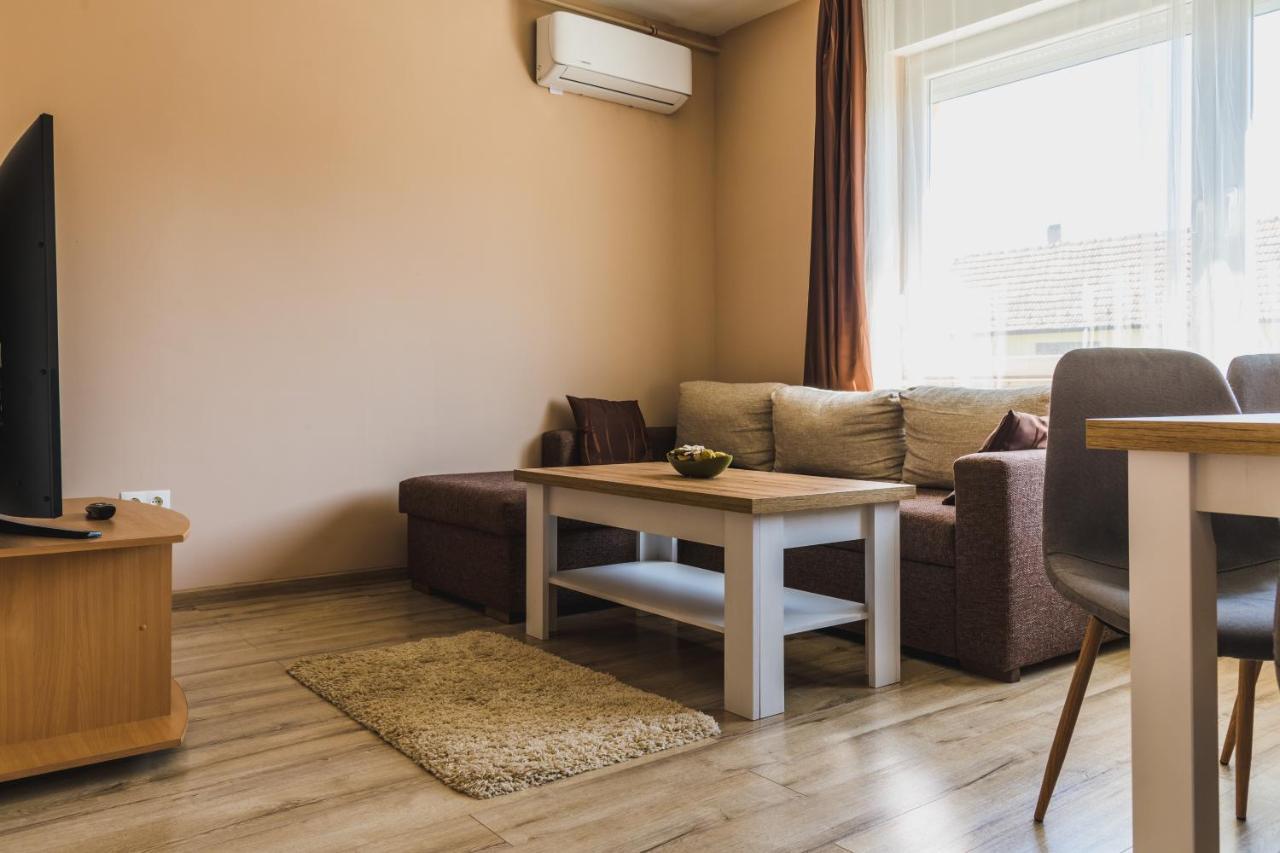Nemeth Apartman เคสเท ภายนอก รูปภาพ