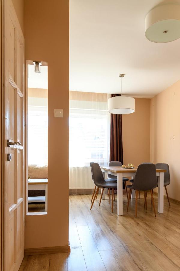Nemeth Apartman เคสเท ภายนอก รูปภาพ