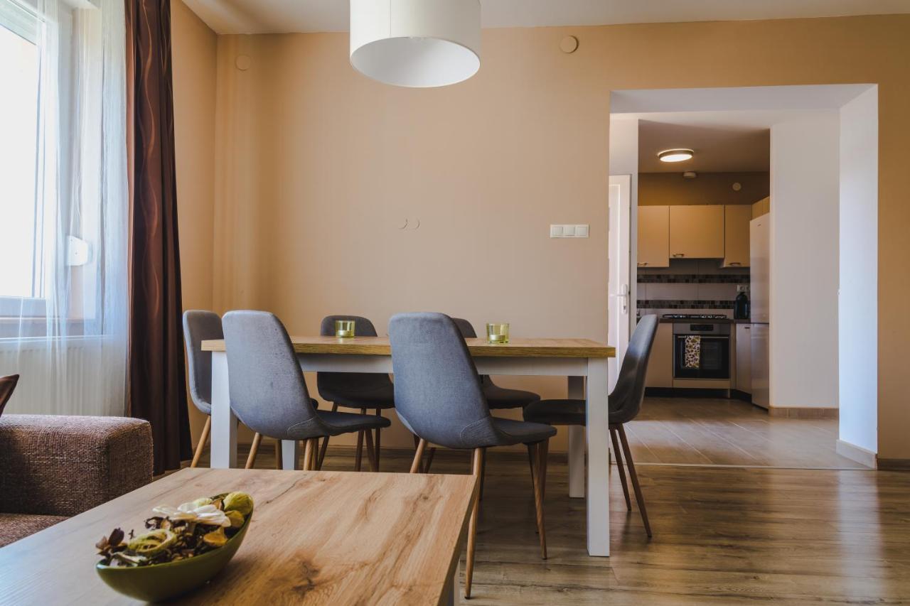 Nemeth Apartman เคสเท ภายนอก รูปภาพ
