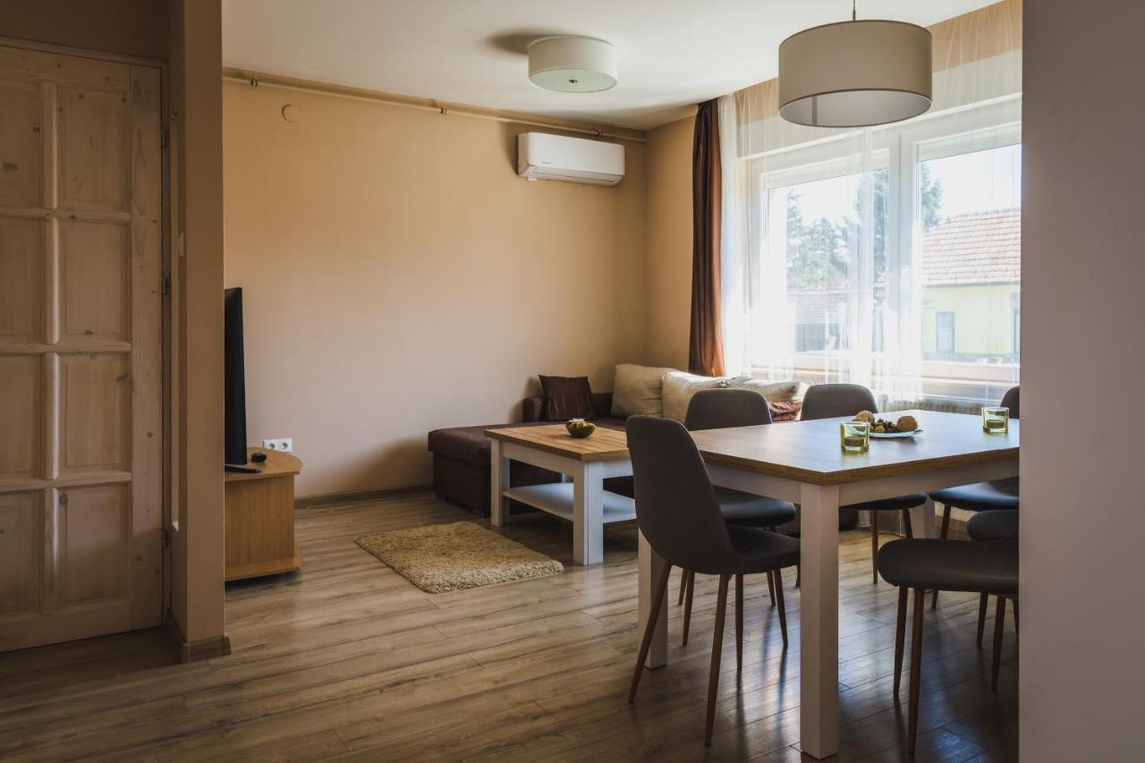 Nemeth Apartman เคสเท ภายนอก รูปภาพ
